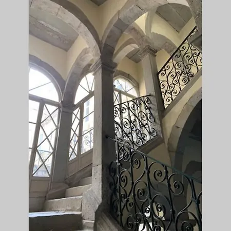 Grand T3 à Coté Musée, Place Carnot, Centre Carcassonne